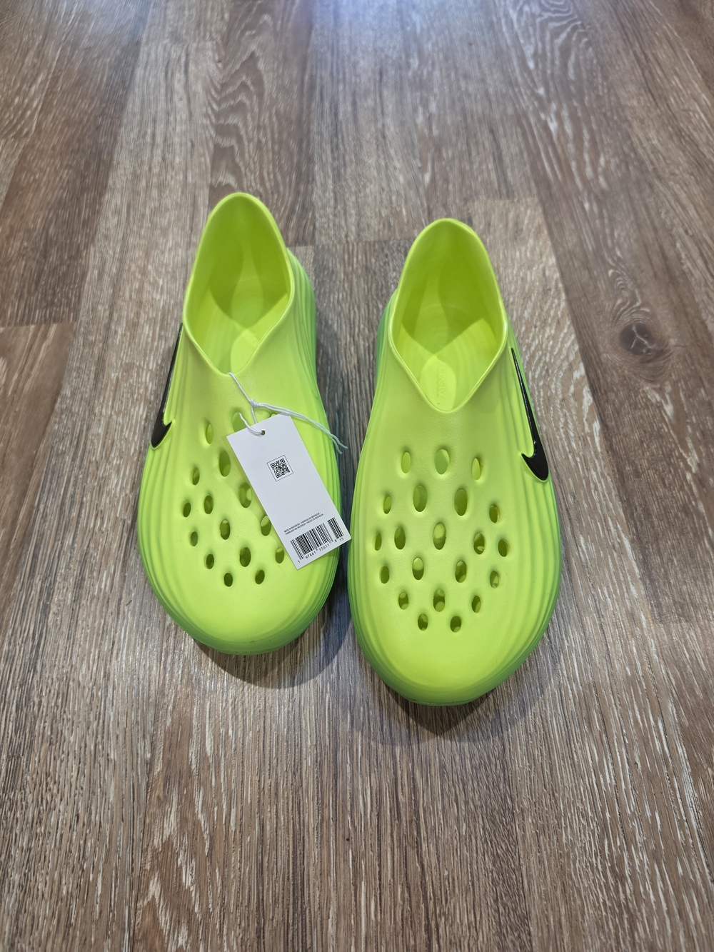 Men Nike React Rejuven8 Slip-On Clogs in Neon Green